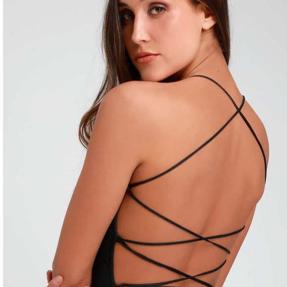 NWT Lulu's Intrigue Black Lace-Up Crop Top Size M/L - Picture 2 of 6